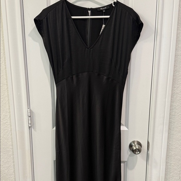 NWT Madewell Wide V-Neck Black Satiny Maxi Dress - Picture 8 of 14